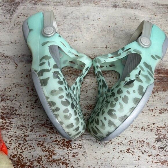 Crocs Women's Carlie Leopard Fade Clog Mule Shoes 6 - Picture 3 of 10